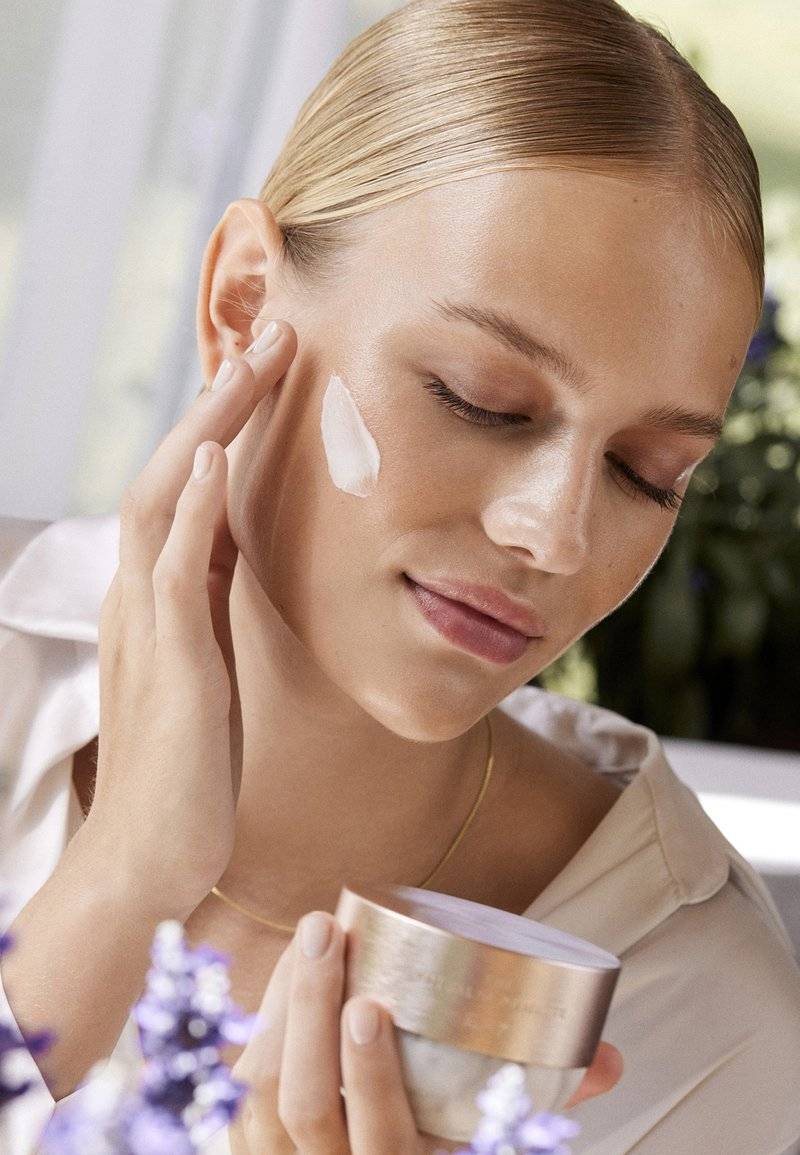 Rituals Rituals THE RITUAL OF NAMASTE GLOW ANTI-AGEING DAY CREAM REFILL - Face cream Blitzverkäufe
