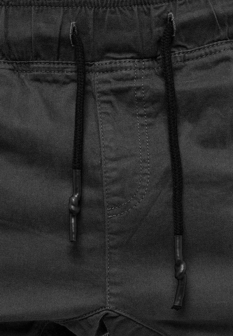 Tazzio Tazzio Cargo trousers - anthrazit Heißer Verkauf