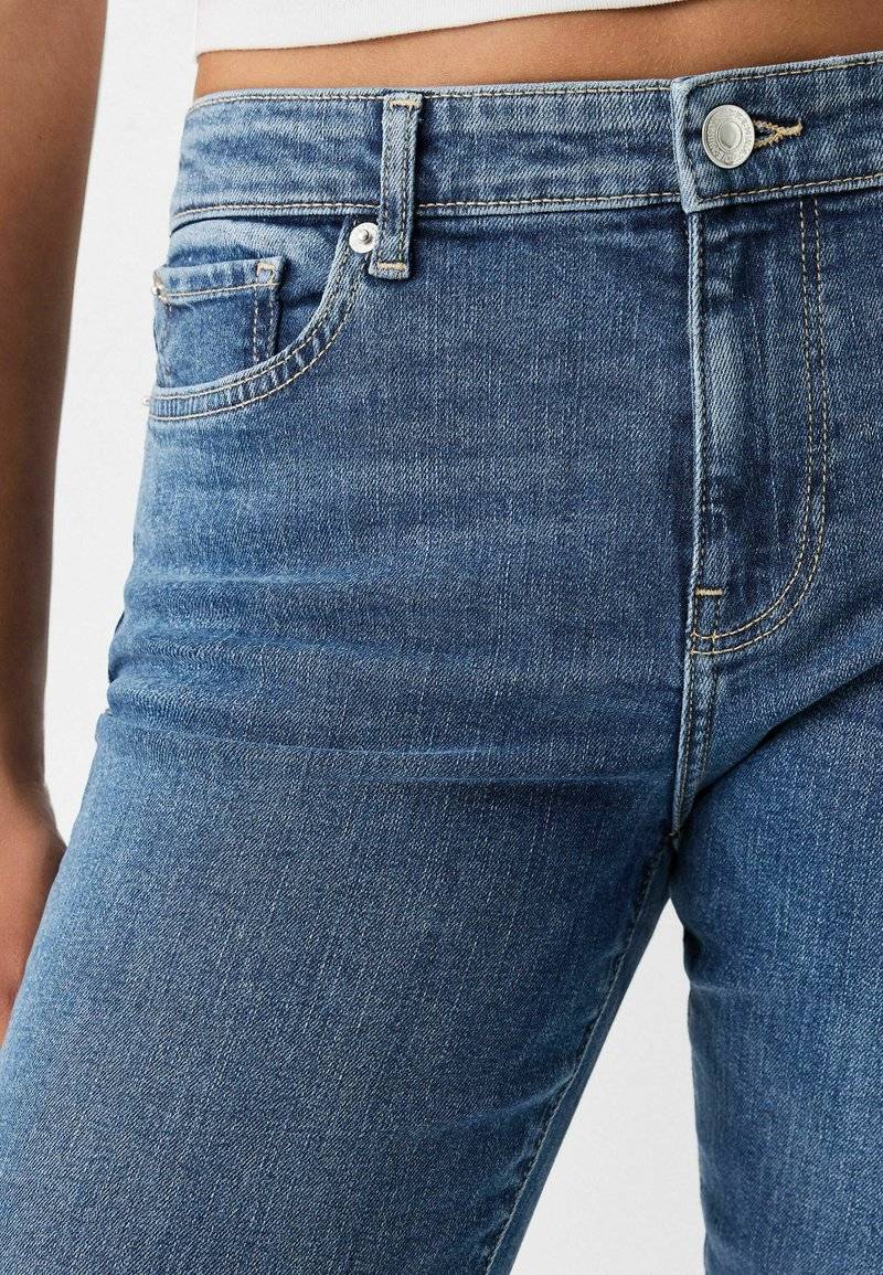 Bershka Bershka Flared Jeans - light blue denim Zeitlich begrenztes Angebot