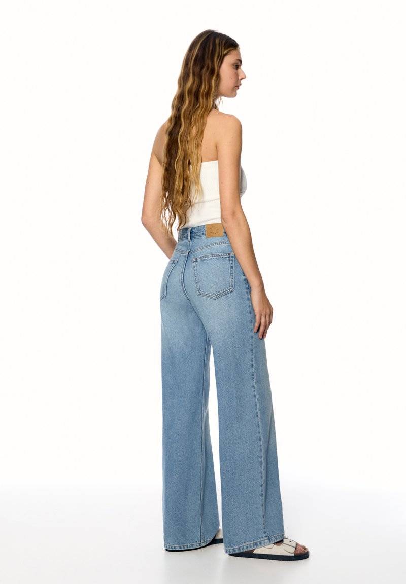 PULL&BEAR PULL&BEAR HIGH WAIST - Flared Jeans - blue Blitzangebot