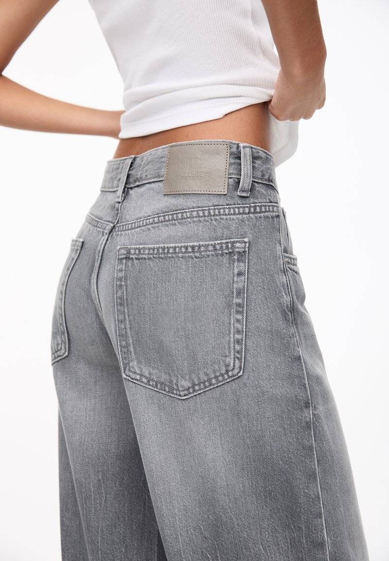 PULL&BEAR PULL&BEAR OVERSIZE - Flared Jeans - grey Neuheiten