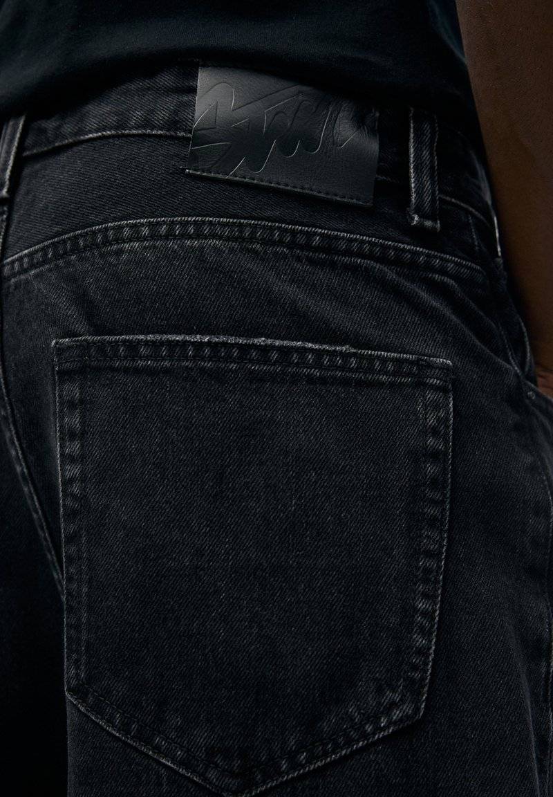 PULL&BEAR PULL&BEAR LOOSE-BAGGY - Relaxed fit jeans - black Bestseller