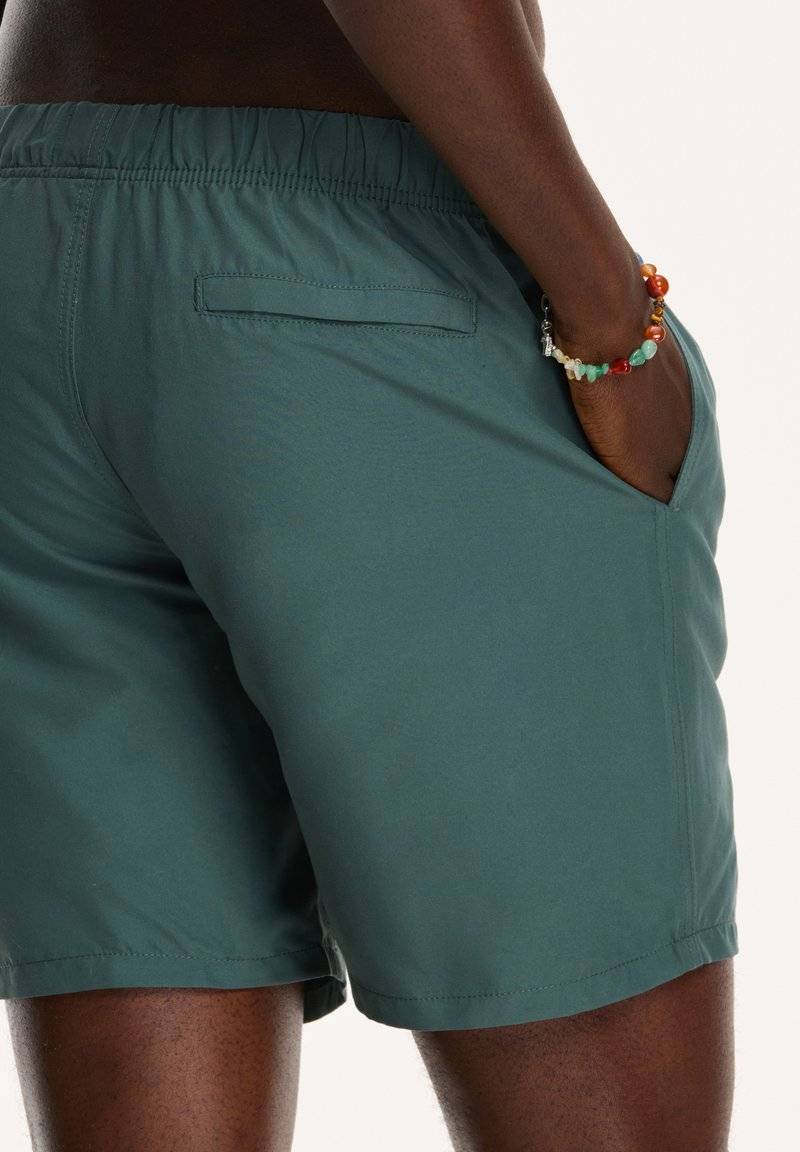 Shiwi Shiwi REGULAR FIT - Swimming shorts - smokey green Saisonale Angebote