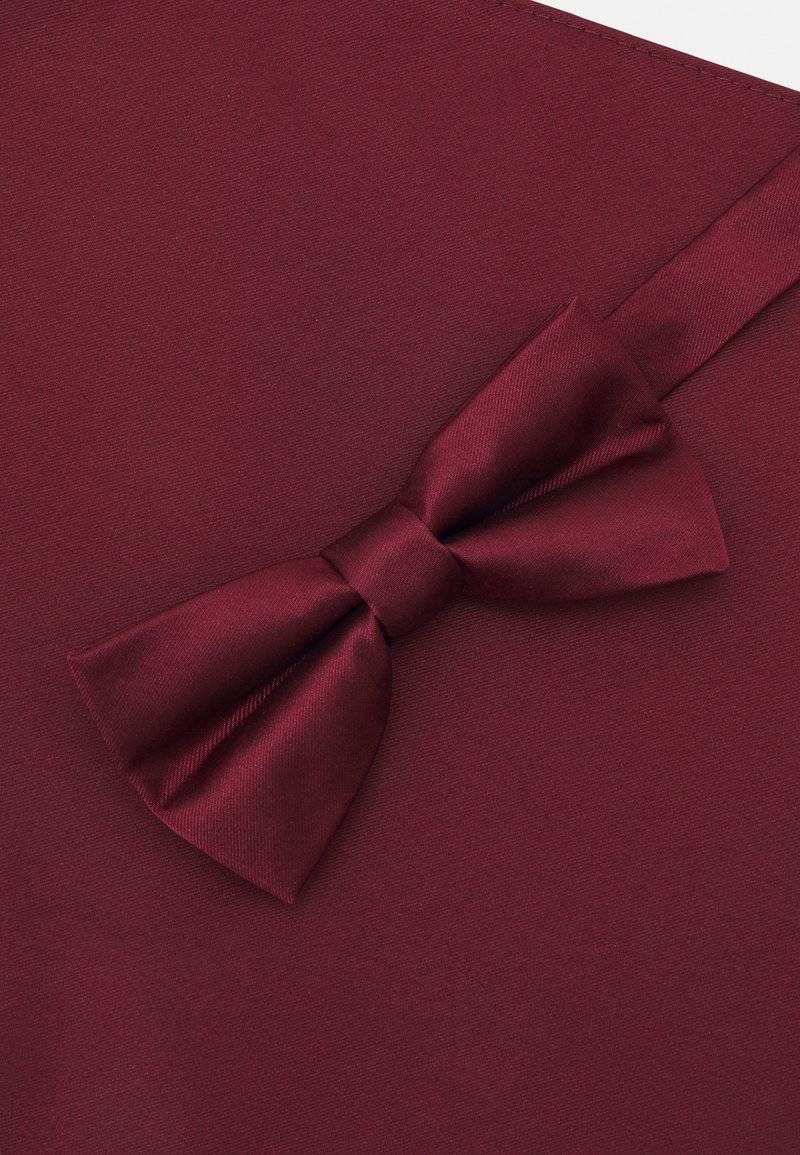 Pier One Pier One SET - Pocket square - bordeaux Top Angebot