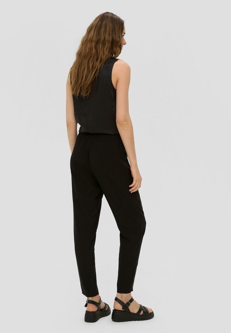 s.Oliver s.Oliver ANKLE-AUS REINER - Trousers - schwarz Kauf eins, bekomm eins gratis