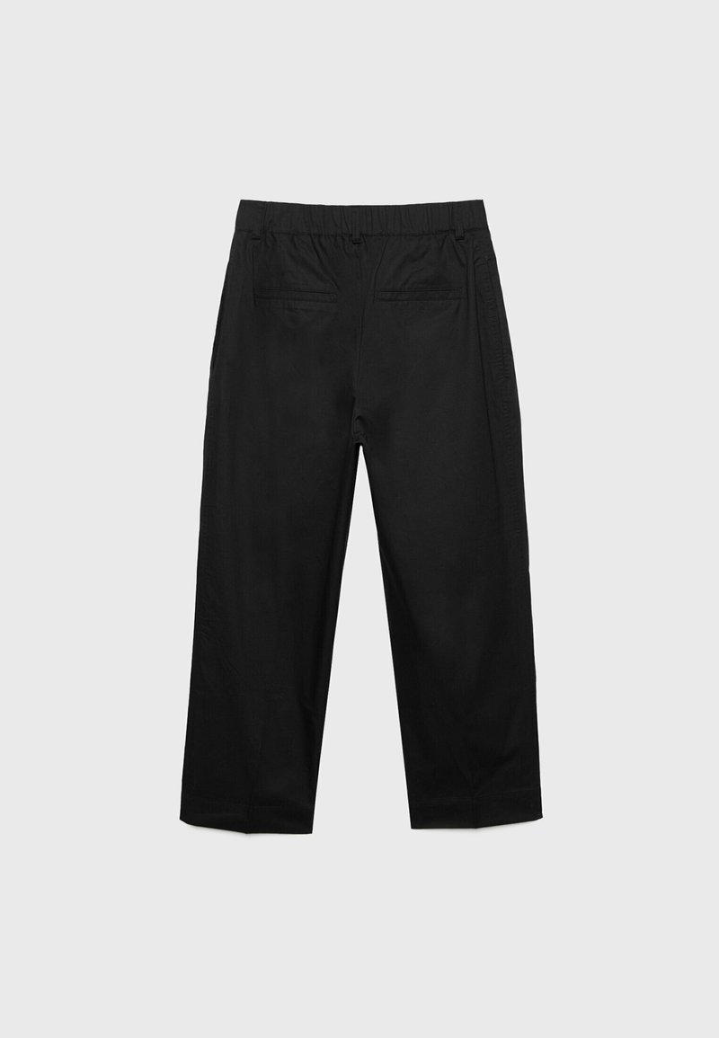 Stradivarius Stradivarius CARROT WITH DARTS DETAIL - Trousers - black Sonderangebote
