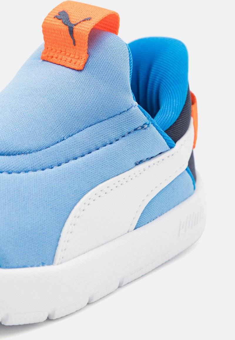 Puma Puma COURTFLEX V3 EASE IN UNISEX - Training shoe Bestseller