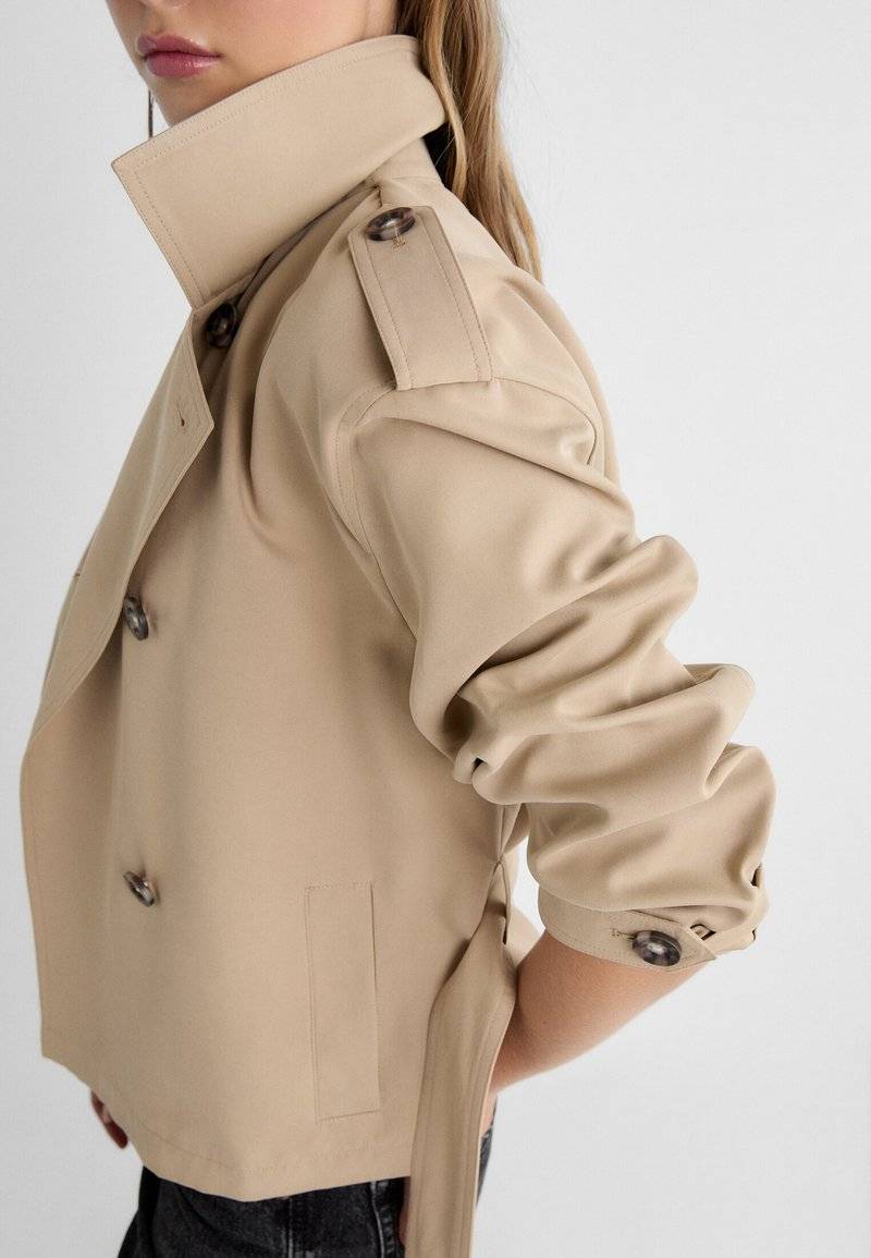 Stradivarius Stradivarius WITH BELT - Summer jacket - beige Bis zu 55% Rabatt