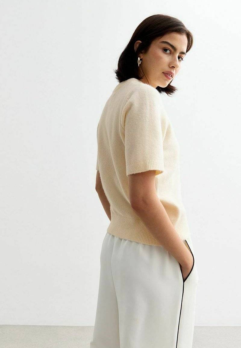 New Look New Look SHORT SLEEVE - Basic T-shirt - cream Clearance-Verkauf