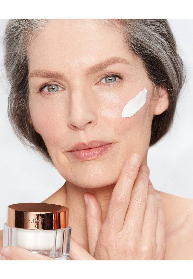 Charlotte Tilbury Charlotte Tilbury CHARLOTTE'S MAGIC CREAM SPF - REFILLABLE - Face cream Tägliche Deals