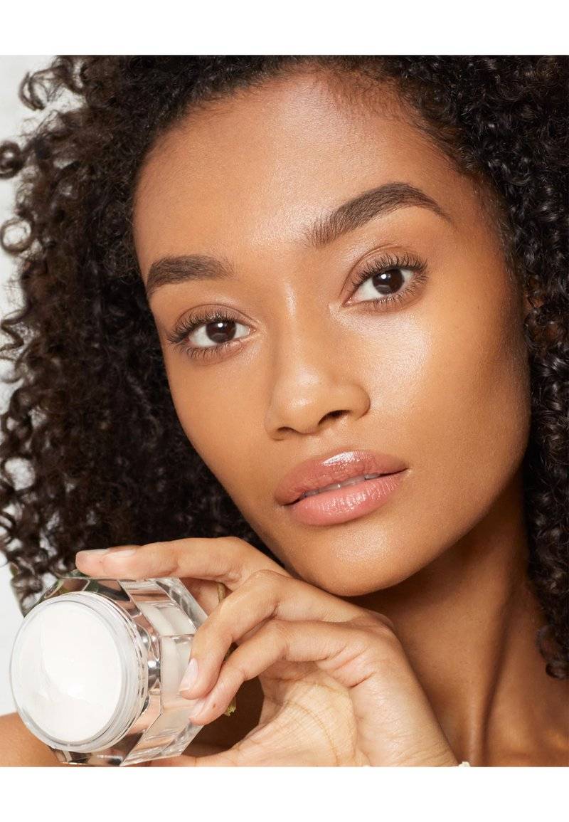 Charlotte Tilbury Charlotte Tilbury CHARLOTTE'S MAGIC CREAM SPF - REFILLABLE - Face cream Tägliche Deals