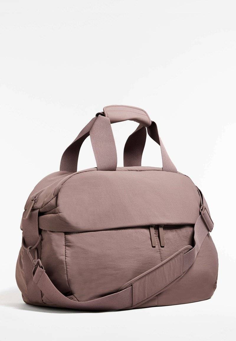 OYSHO OYSHO WITH FLAP POCKET - Sports bag - pink Letzte 2 Tage