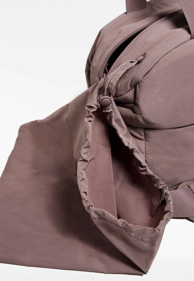 OYSHO OYSHO WITH FLAP POCKET - Sports bag - pink Letzte 2 Tage