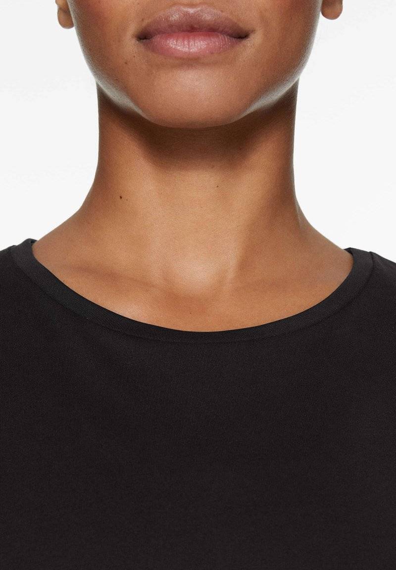 OYSHO OYSHO MODAL - Basic T-shirt - black zollfrei
