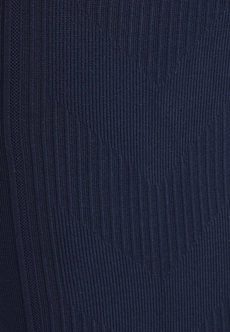 Hummel Hummel SEAMLESS - Shorts - black iris Begrenztes Angebot