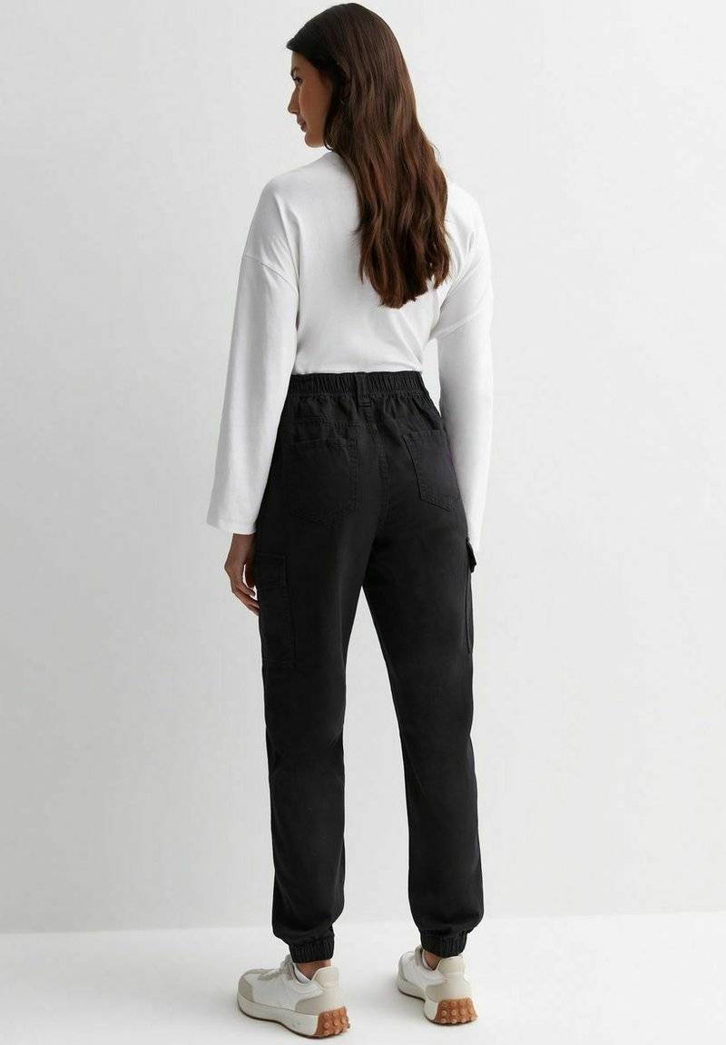 New Look New Look Cuffed Cargo - Chinos - black Osterangebot