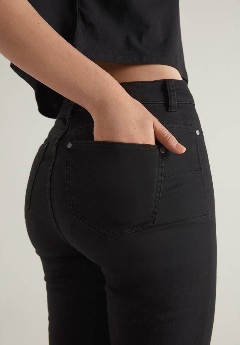 Tezenis Tezenis PUSH-UP - Slim fit jeans - nero Vatertagsangebot