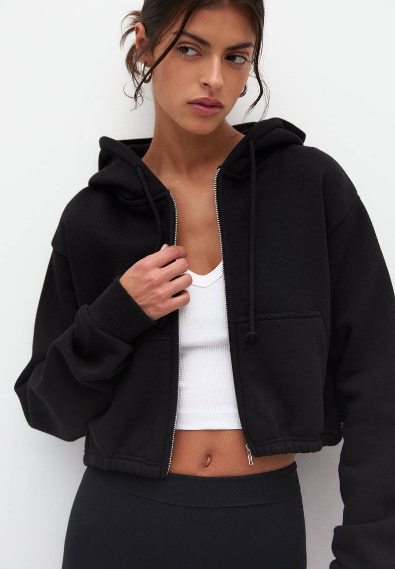 PULL&BEAR PULL&BEAR CROPPED - Zip-up sweatshirt - black Meist gekauft