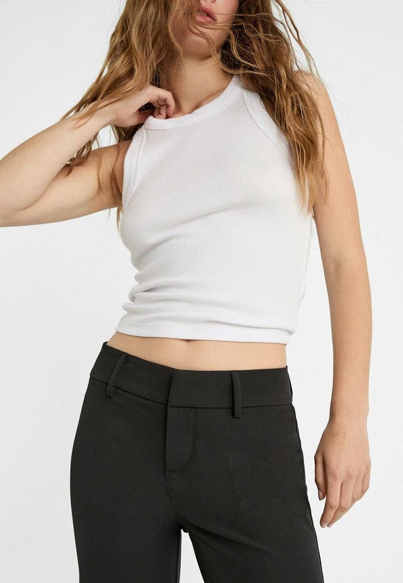 Stradivarius Stradivarius TAILORED FLARED - Trousers - black Sonderangebot