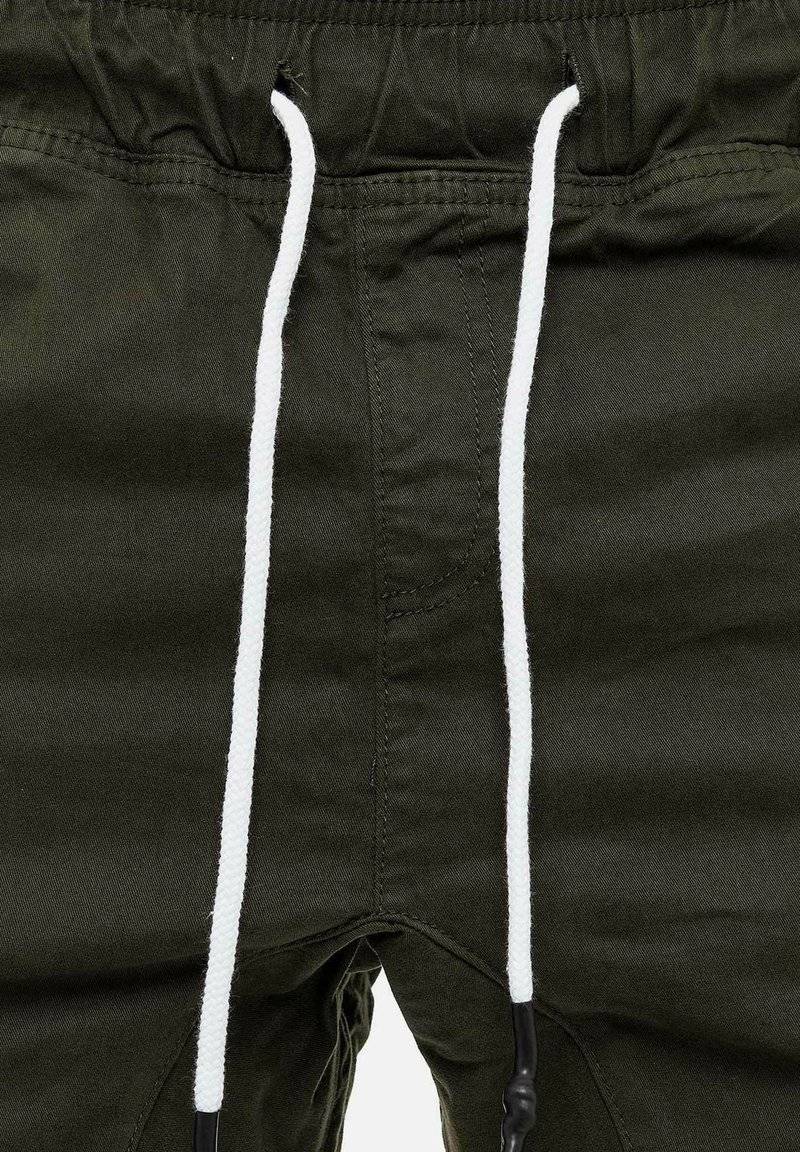 Tazzio Tazzio Cargo trousers - khaki Begrenztes Angebot