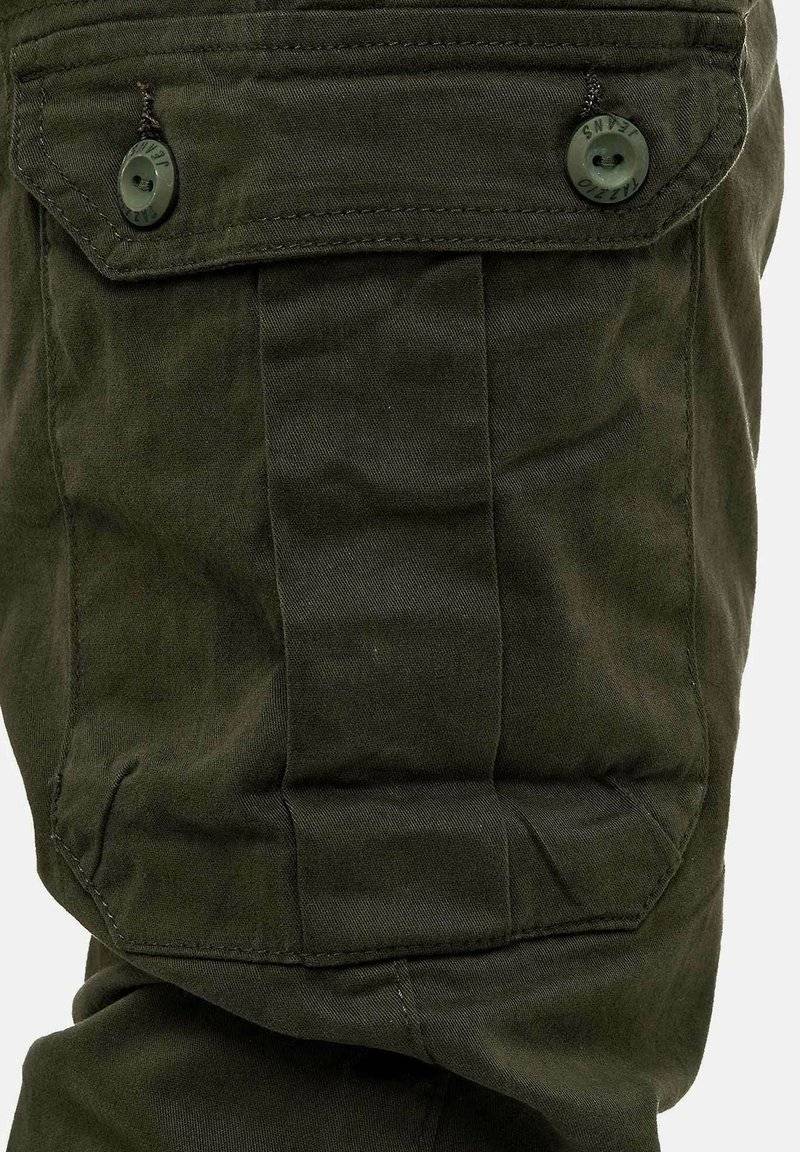 Tazzio Tazzio Cargo trousers - khaki Begrenztes Angebot