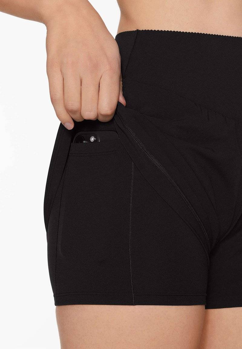 OYSHO OYSHO COMPRESSIVE - Sports shorts - black Bestseller